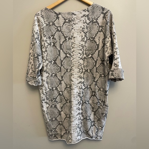 wi & co Snakeskin Oversized Shirt Made in Italy - Picture 3 of 3